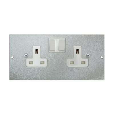 1 To 3 Compartment Plate - 2x UK Switched Sockets
